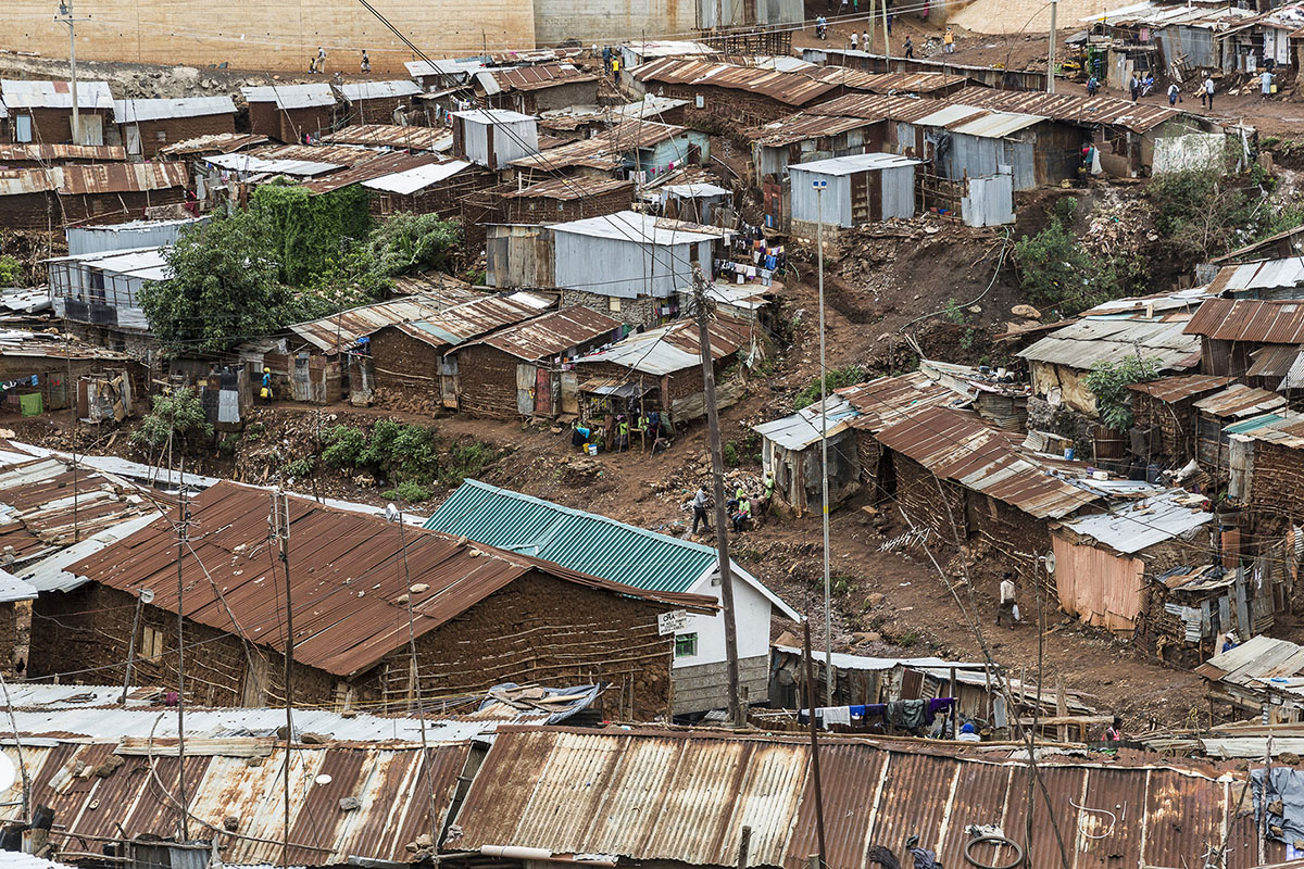図10.7 | 多くの国々のスラムは、絶対的貧困をよく表しています。(Credit: Ninara/flickr)
