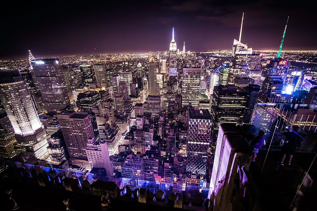 図20.9 | ニューヨーク市の煌めきは都市生活の象徴的なイメージです。(Credit: Jauher Ali Nasir/flickr)